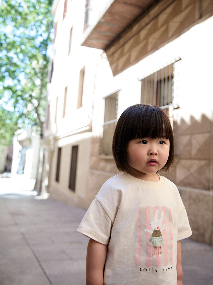|Girl| Conjunto De Camiseta De Manga Curta Off-White Com Estampa De Coelho e Calça Com Babado Largo (3 meses a 7 anos)