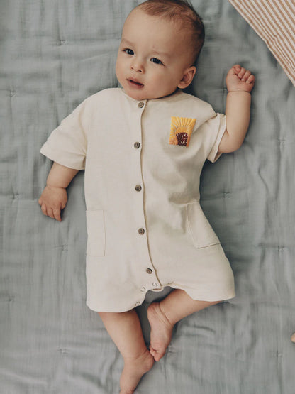 |BabyBoy| Macacão Infantil Estampado Com Botões Na Cor Neutra e Vibrante