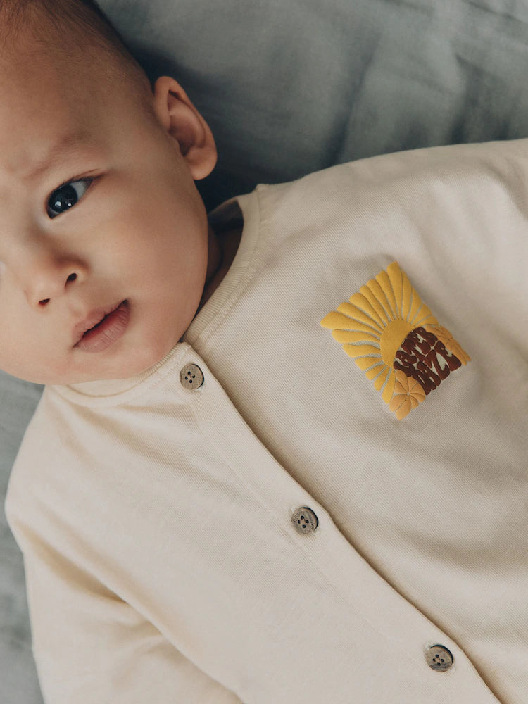 |BabyBoy| Macacão Infantil Estampado Com Botões Na Cor Neutra e Vibrante