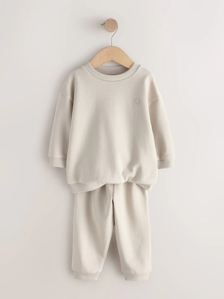 |Boy| Conjunto De 6 Peças De Moletom Em Tons Neutros (blusa e calça jogger) – tamanhos de 3 meses a 7 anos