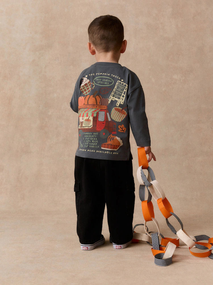 |Boy| Camiseta Manga Longa Cinza-Chumbo com Estampa nas Costas (Caminhão e Abóbora de Outono)
