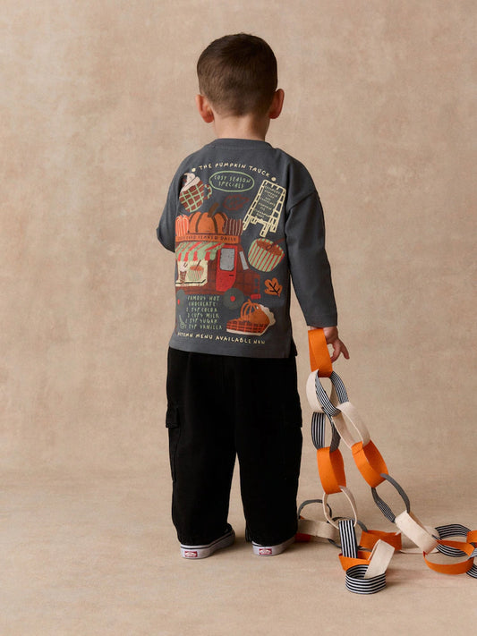 |Boy| Camiseta Manga Longa Cinza-Chumbo com Estampa nas Costas (Caminhão e Abóbora de Outono)