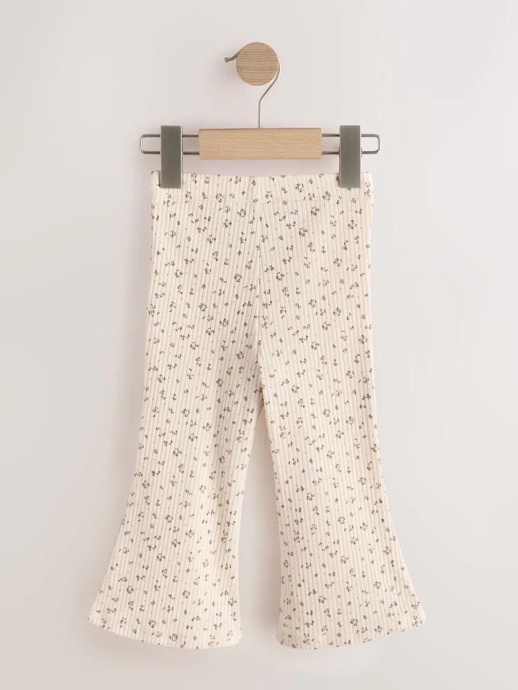 |Girl| Kit com 5 Leggings Caneladas Flare em Tons Neutros (3 meses a 7 anos)