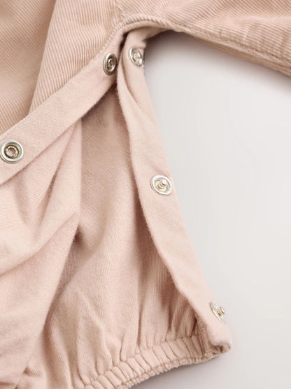 |BabyGirl| Conjunto De 2 Peças: Jardineira De Veludo Cotelê Fino (cor crua) Com Estampa De Coelhinho e Bodies De Manga Longa (0 meses a 2 anos)
