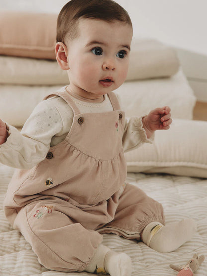 |BabyGirl| Conjunto De 2 Peças: Jardineira De Veludo Cotelê Fino (cor crua) Com Estampa De Coelhinho e Bodies De Manga Longa (0 meses a 2 anos)