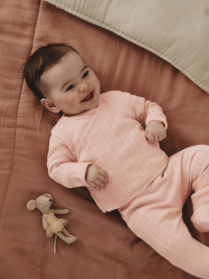 |BabyGirl| Conjunto De Bebê De 3 Peças (0-9 meses) Composto Por Body Rosa Com Detalhes em ponto ajour, leggings e casaquinho