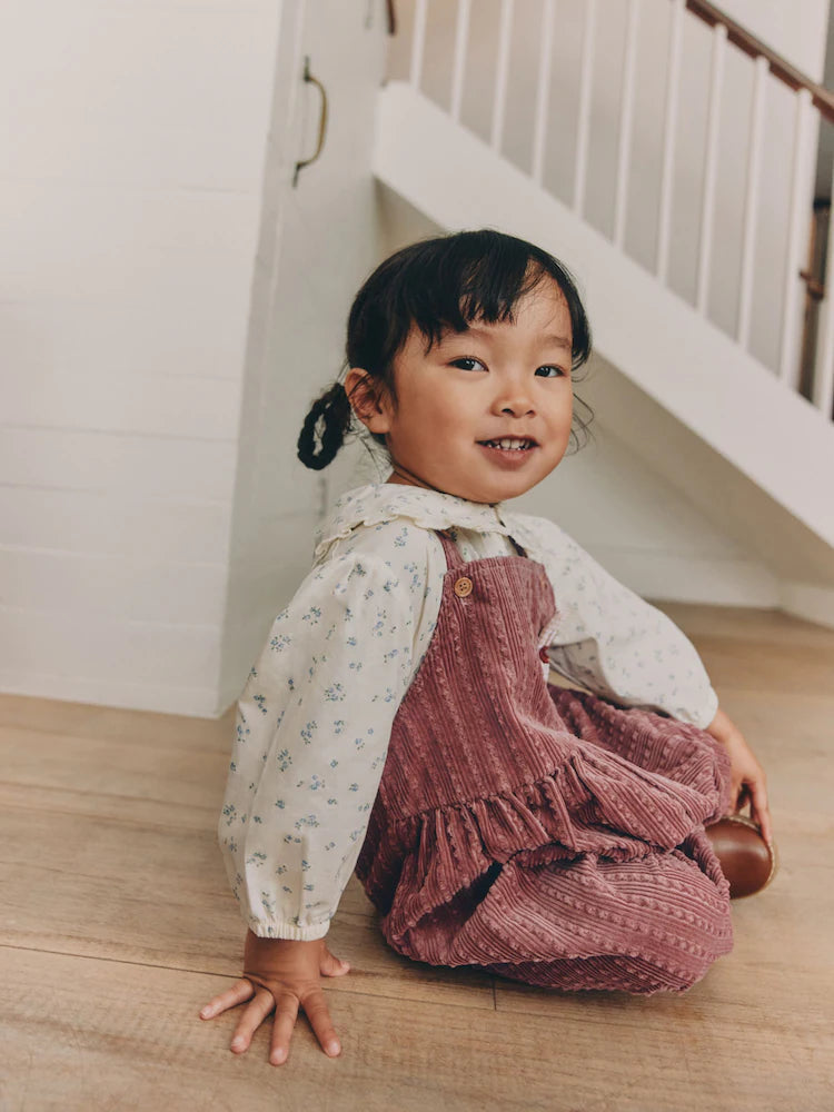 |Girl| Conjunto De 2 Peças: Blusa Com Estampa Floral Miúda (Tom Cru) e Jardineira De Veludo Cotelê Rosa (3 meses a 7 anos)