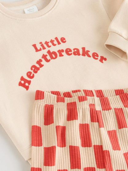 |BabyGirl| Conjunto Para Bebê Com Blusa De Moletom e Leggings "Heartbreaker" Em Tons Neutros/vermelhos (0 meses a 2 anos)