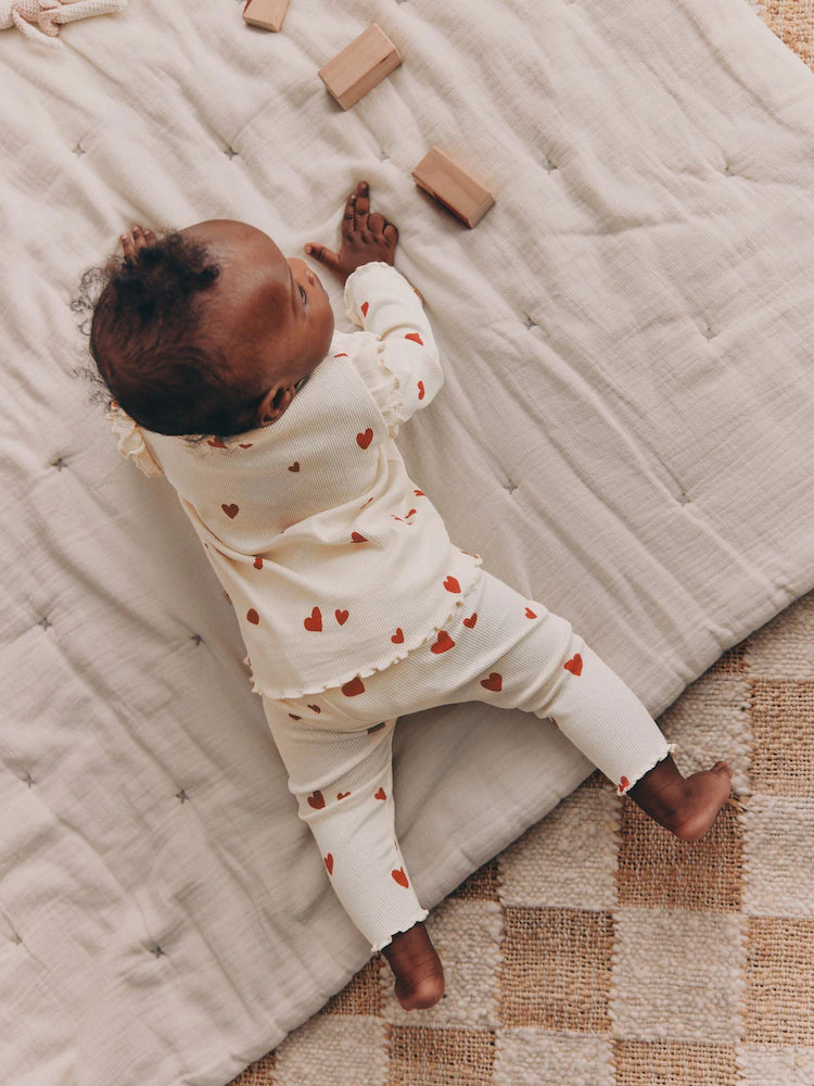 |BabyGirl| Conjunto De 2 Peças Para Bebê Com Estampa De Corações Na Cor Cru (Top e Leggings, tamanho 0 meses a 2 anos)