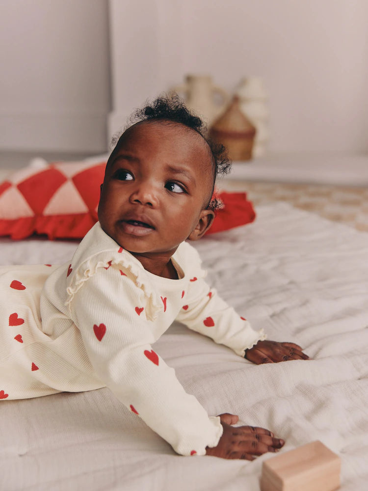 |BabyGirl| Conjunto De 2 Peças Para Bebê Com Estampa De Corações Na Cor Cru (Top e Leggings, tamanho 0 meses a 2 anos)