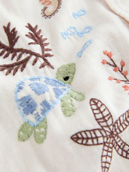 |Boy| Camisa De Manga Curta Bordada Com Tema De Vida Marinha Na Cor Cru (3 meses a 7 anos)