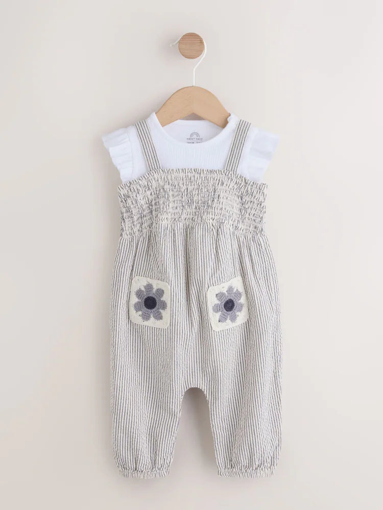 |BabyGirl| Conjunto De Jardineira e Body Listrados Em Preto e Branco Para Bebê (2 peças, de 0 meses a 2 anos)