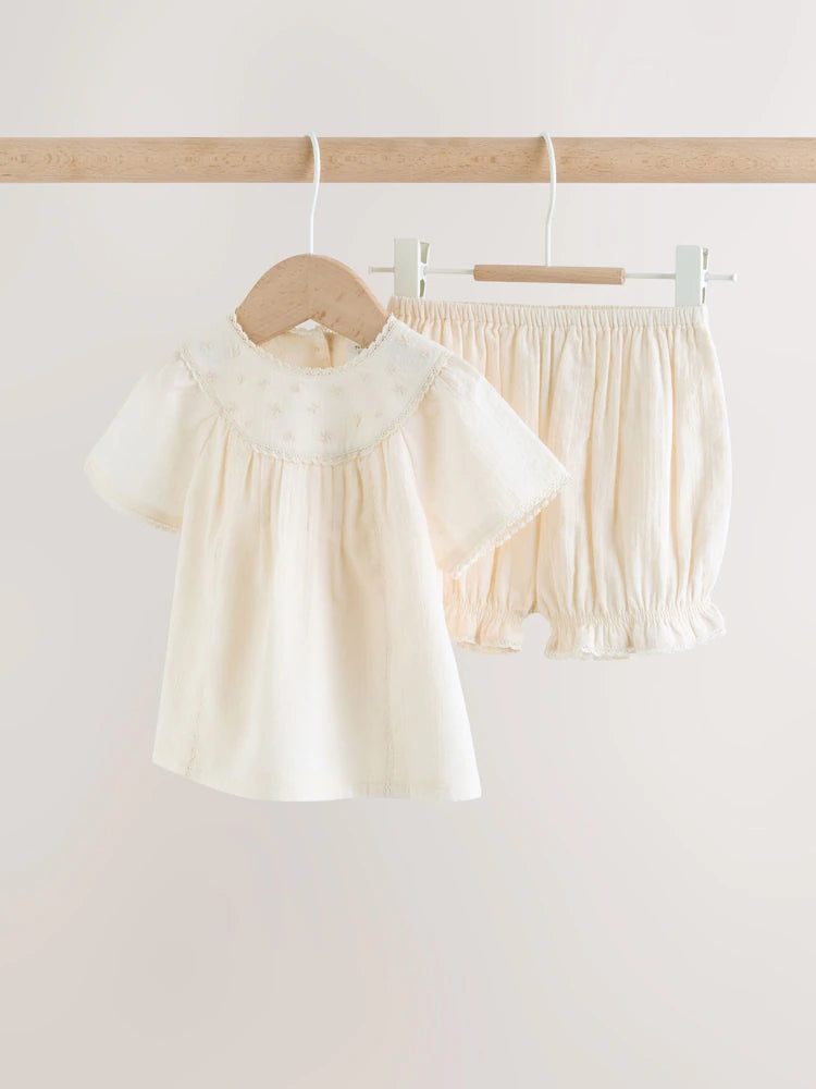 |BabyGirl| Conjunto De 2 Peças Para Bebê, Composto Por Blusa e Shorts Em Tecido Branco (0 meses a 2 anos)