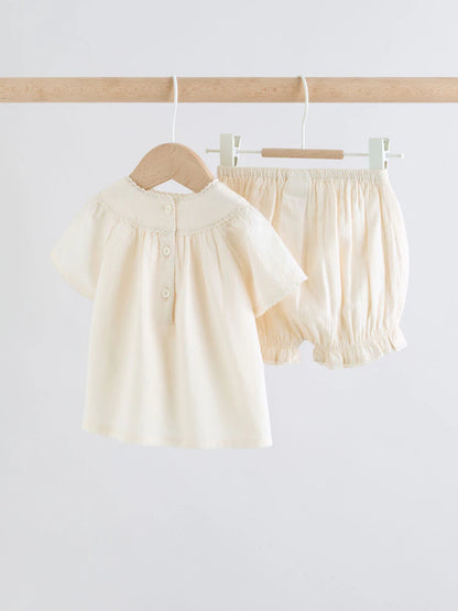 |BabyGirl| Conjunto De 2 Peças Para Bebê, Composto Por Blusa e Shorts Em Tecido Branco (0 meses a 2 anos)