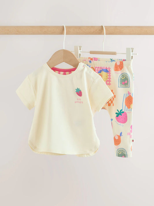 |BabyGirl| Conjunto De 2 Peças Para Bebê, Composto Por Blusa De Manga Curta e Calça Legging na cor branca com estampa de frutas vermelhas (0 meses a 2 anos)