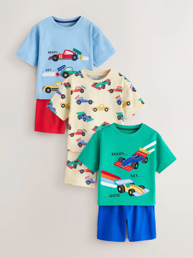 |Boy| Conjunto De 3 Pijamas Curtos Com Estampa De Carro De Corrida Nas Cores Azul, Verde, vermelho e bege (9 meses a 10 anos)