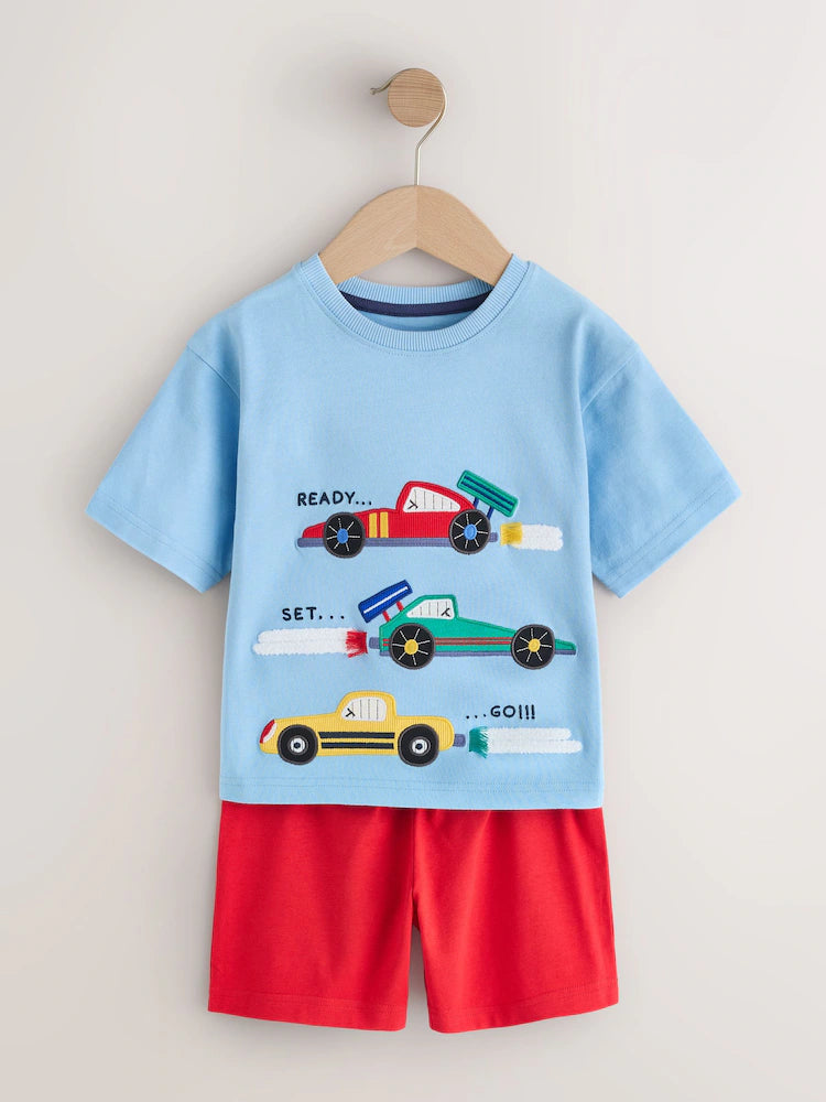 |Boy| Conjunto De 3 Pijamas Curtos Com Estampa De Carro De Corrida Nas Cores Azul, Verde, vermelho e bege (9 meses a 10 anos)