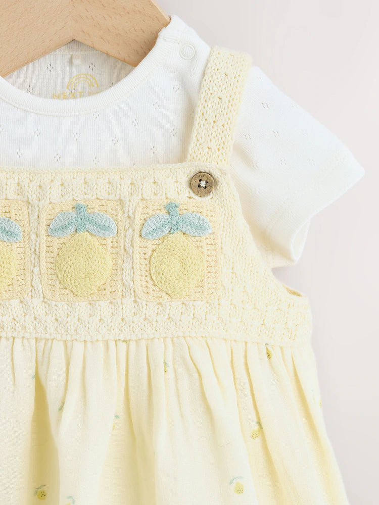 |BabyGirl| Conjunto De 2 Peças Com Jardineira De Crochê e Body (Limão Amarelo) – 0 meses a 2 anos