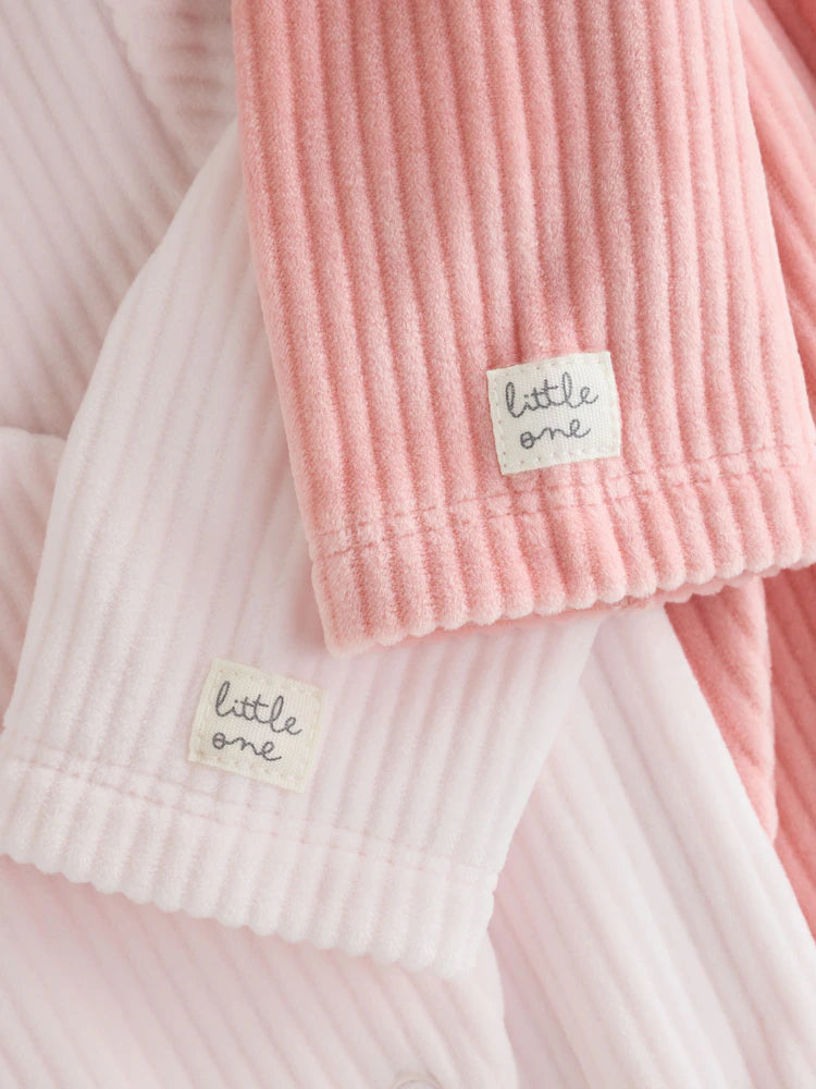 |BabyGirl| Kit Com 2 Macacões De Bebê Em Veludo Com Coração Rosa e Zíper Bidirecional