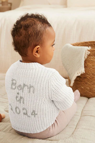 |BabyBoy| Cardigan Bordado Para Bebê Em Malha Robusta - Cream Born in 2024