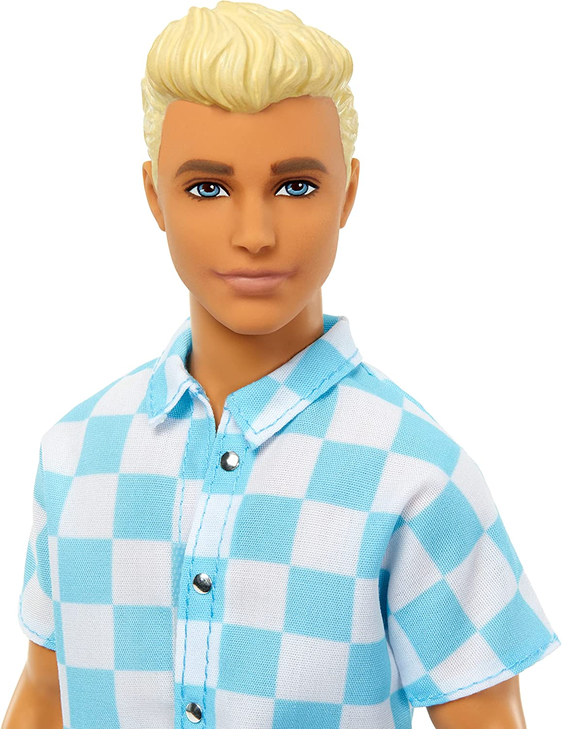 Barbie Boneco Loiro Ken com botão azul e calção de banho, viseira, toalha e acessórios com tema de praia, HPL74