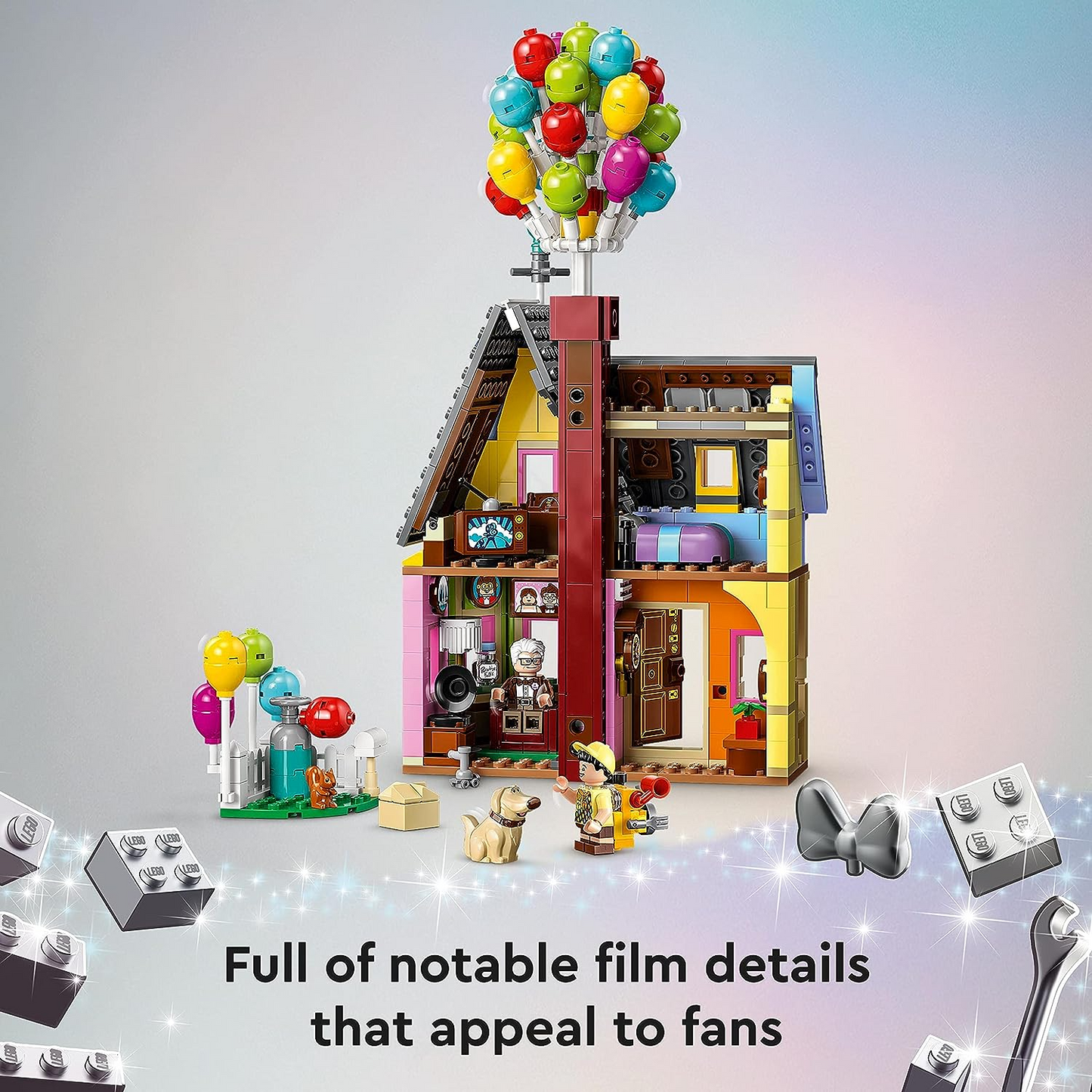 LEGO 43217 Brinquedo montável Disney e Pixar ‘Up’ House com balões, figuras de Carl, Russell e Dug, conjunto de modelos colecionáveis, série do 100º aniversário da Disney, ideia icônica para presente