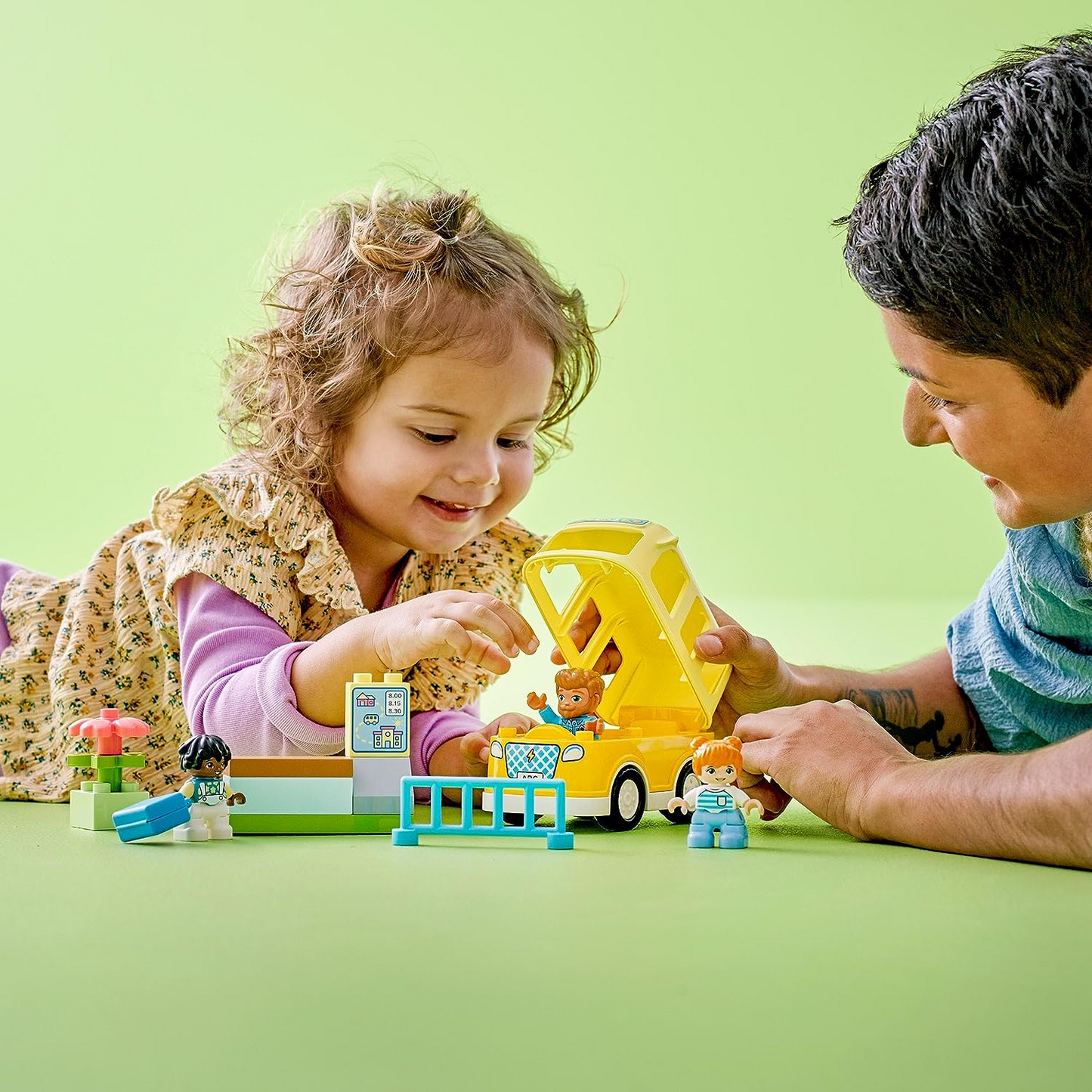 LEGO 10988 DUPLO Set de Viaje en Autobús, Juguete Educativo para Ayudar a Desarrollar Habilidades Sociales y Motrices Finas, con Vehículo y Figuras, Regalo Educativo Preescolar para Niños a Partir de 2 Años, Niños Pequeños, Niños y Niñas