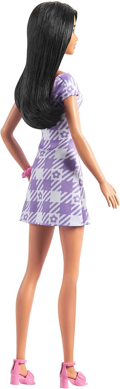 Barbie Boneca, Brinquedos infantis, Barbie Fashionistas, Cabelos pretos ondulados e tipo de corpo alto, Vestido de corte xadrez, Roupas e acessórios, HJR98