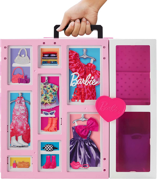 Barbie Dolls and Dreams Juego de armario con ropa y accesorios, más de 30 piezas y más de 15 áreas de almacenamiento, HGX57