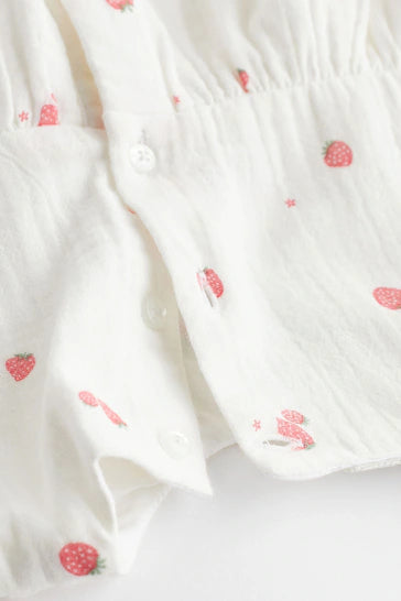 |BabyGirl| Macacão Bloomer De Morangos Bordados Brancos (0 Meses -2 Anos)