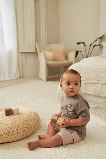 |BabyBoy| Conjunto De 2 Peças De Camiseta e Shorts Para Bebê - Cheetah Preto/Branco