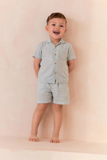 |Boy| Pijama Curto De Tecido Com Botões - Listra Azul/Branca (9 meses a 8 anos)