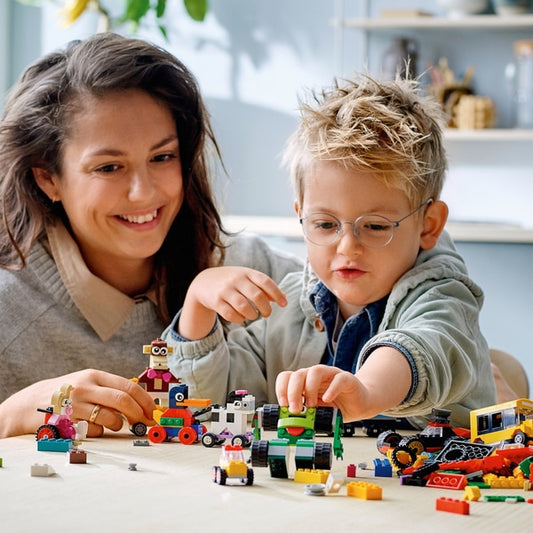 LEGO - 11014 Conjunto clássico de construção inicial de tijolos e rodas