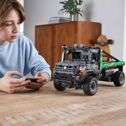 LEGO Technic 42129 Mercedes-Benz 4x4 Zetros Trial Truck