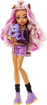 Monster High Doll, Clawdeen Wolf com Acessórios e Cão de Estimação, Boneca Fashion Posável com Cabelo com Mechas Roxas, HHK52