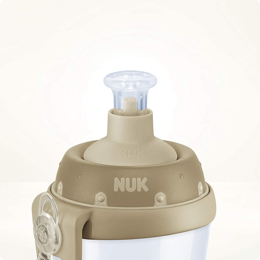 NUK Garrafa de água infantil da Copa dos esportes | 24+ Meses | Bocal push-pull à prova de vazamento | Clipe e Tampa Protetora | Livre de BPA | 450ml | Disney Minnie Mouse (cinza)