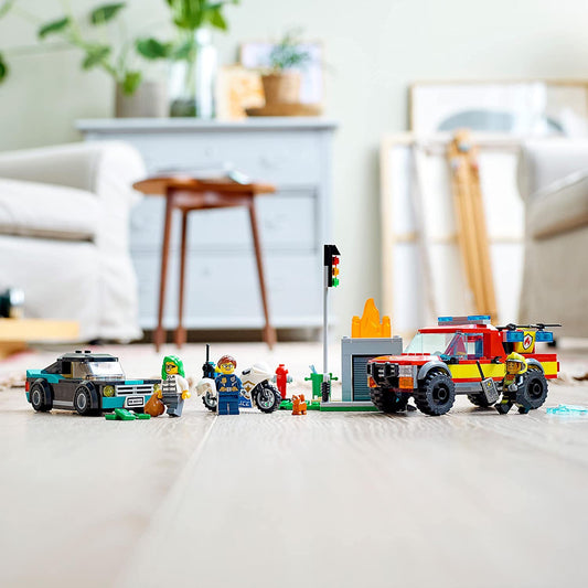 LEGO 60319 City Resgate de Bombeiros e Perseguição Policial com Caminhão, Carro e Moto