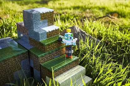 Minecraft GYB91 Overworld Protector Playset, acessórios e blocos de papel, criativo, conjunto de brinquedos de construção para crianças de 6 anos ou mais, multicolorido, 2,0 cm * 2,0 cm * 2,0 cm