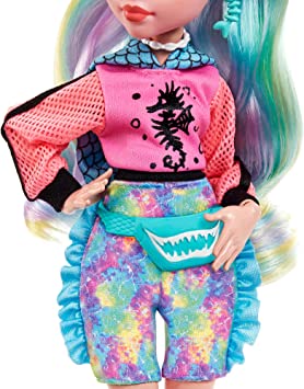 Monster High Doll, Lagoona Azul com Acessórios e Pet Piranha, Boneca Moda Posável com Mechas Coloridas, HHK55