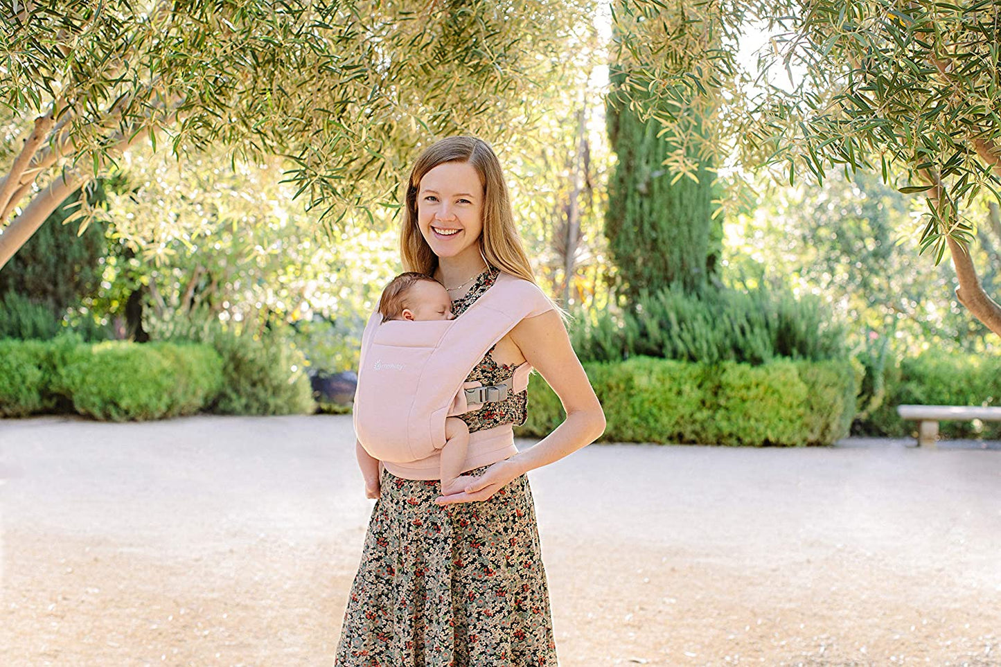 Ergobaby Mochila Porta Bebé Recién Nacido Embrace Extra Suave y Ergonómica - Rosa 