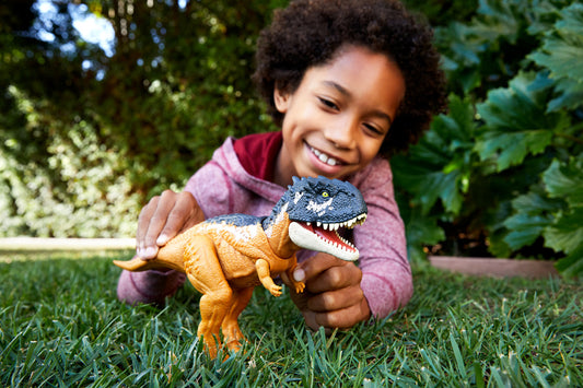 Jurassic World Dominion Roar Strikers - kit com 2 ( modelos variados )