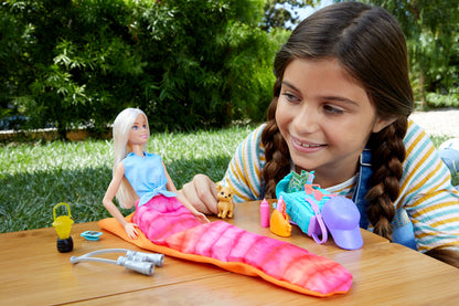 Barbie - Boneca de acampamento Malibu