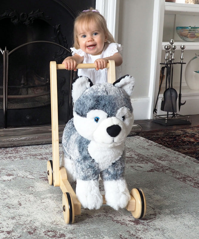 Little Bird Told Me Empurre o Mishka Cão